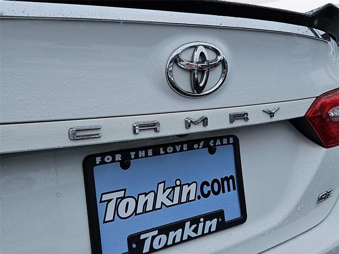 2020 Toyota Camry SE - Image 25