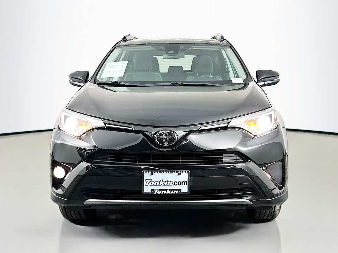 2018 Toyota Rav4 XLE - Image 2