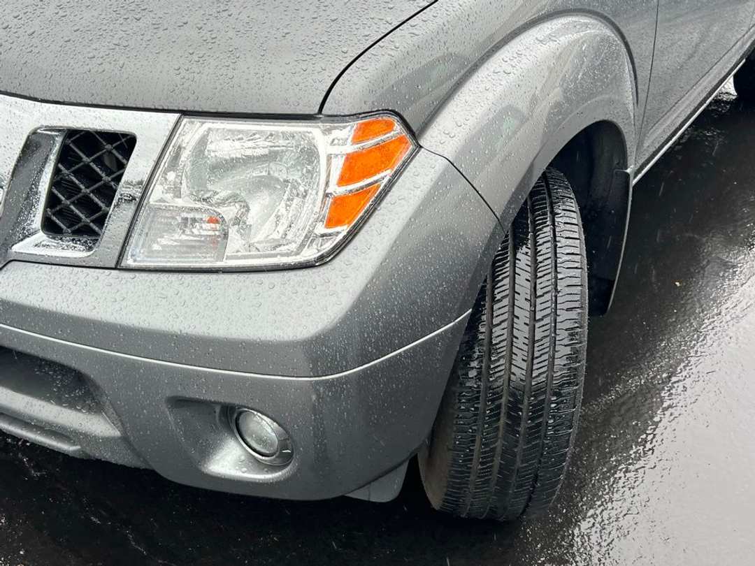 2021 Nissan Frontier SV - Image 3