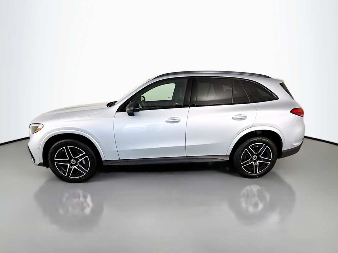 2026 Mercedes-Benz GLC GLC 300 - Image 2