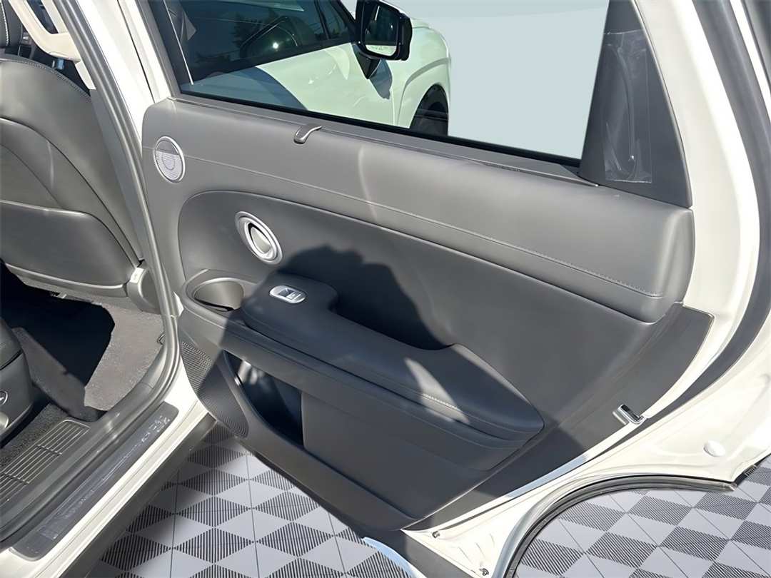 2026 Hyundai Palisade Limited - Image 16