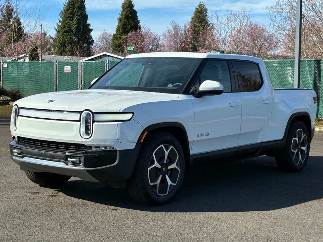 2024 Rivian R1T Adventure Dual Motor Max Pack - Image 3