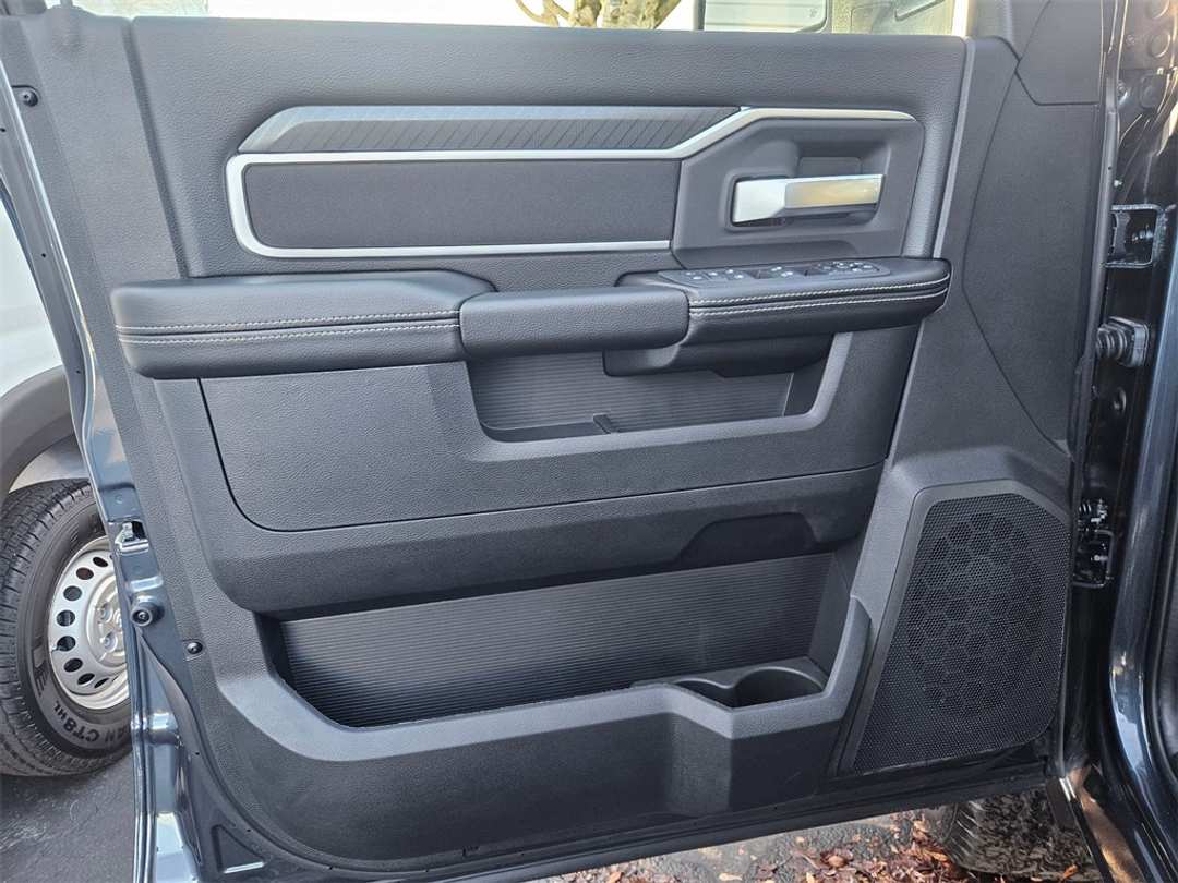 2026 Ram 2500 Big Horn - Image 10