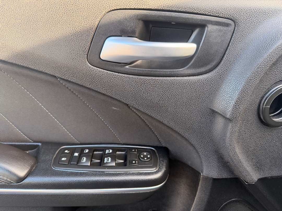 2017 Dodge Charger R/T - Image 12