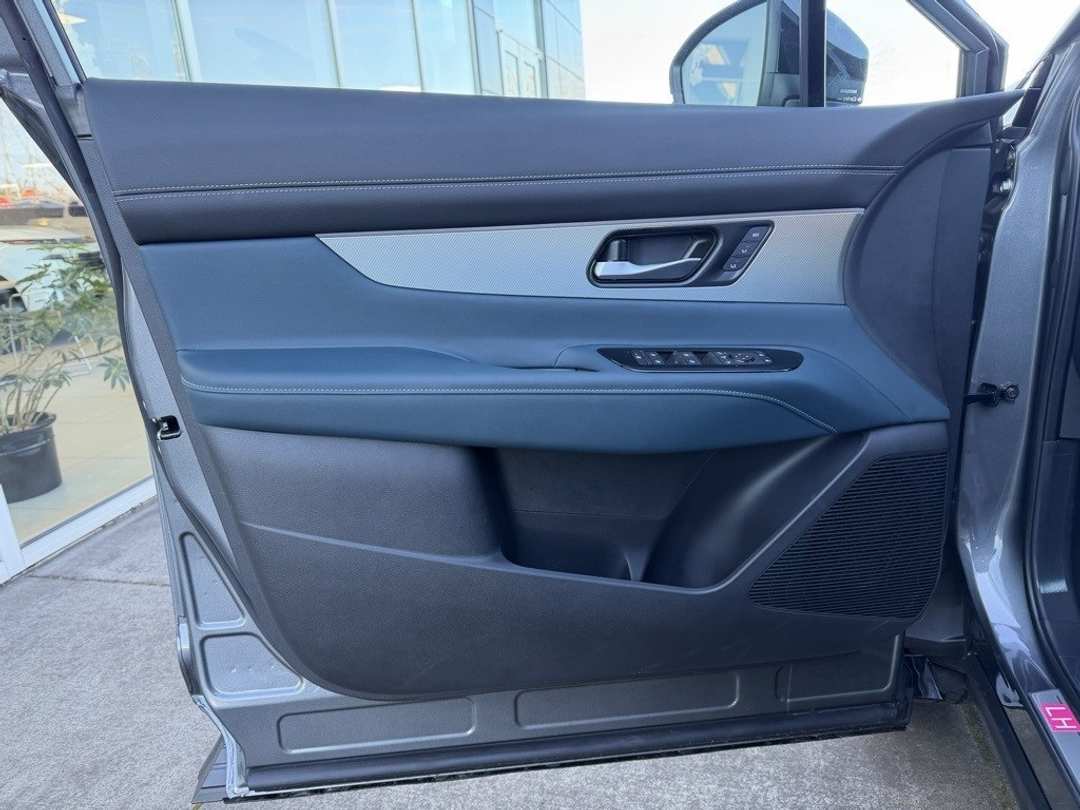 2026 Nissan Murano Platinum - Image 12