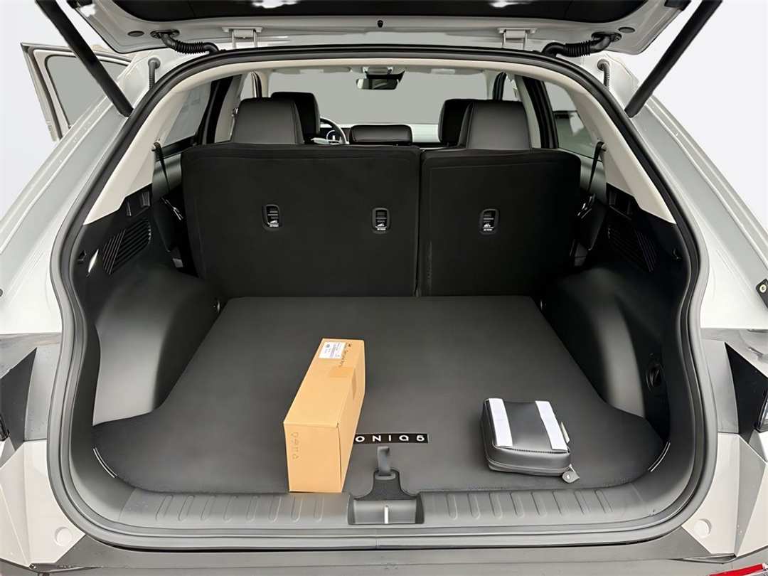 2026 Hyundai Ioniq 5 SEL - Image 10