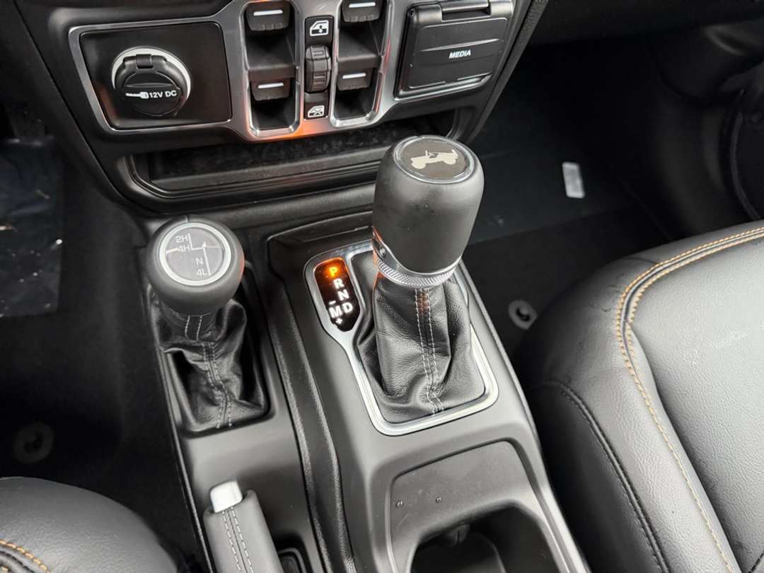 2026 Jeep Wrangler Sahara - Image 24