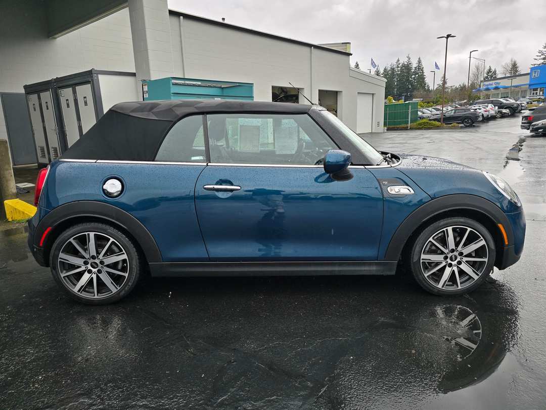 2021 MINI Cooper S Iconic - Image 3