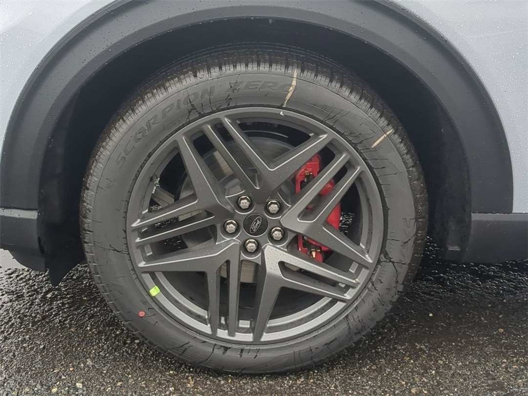 2026 Ford Explorer ST - Image 34