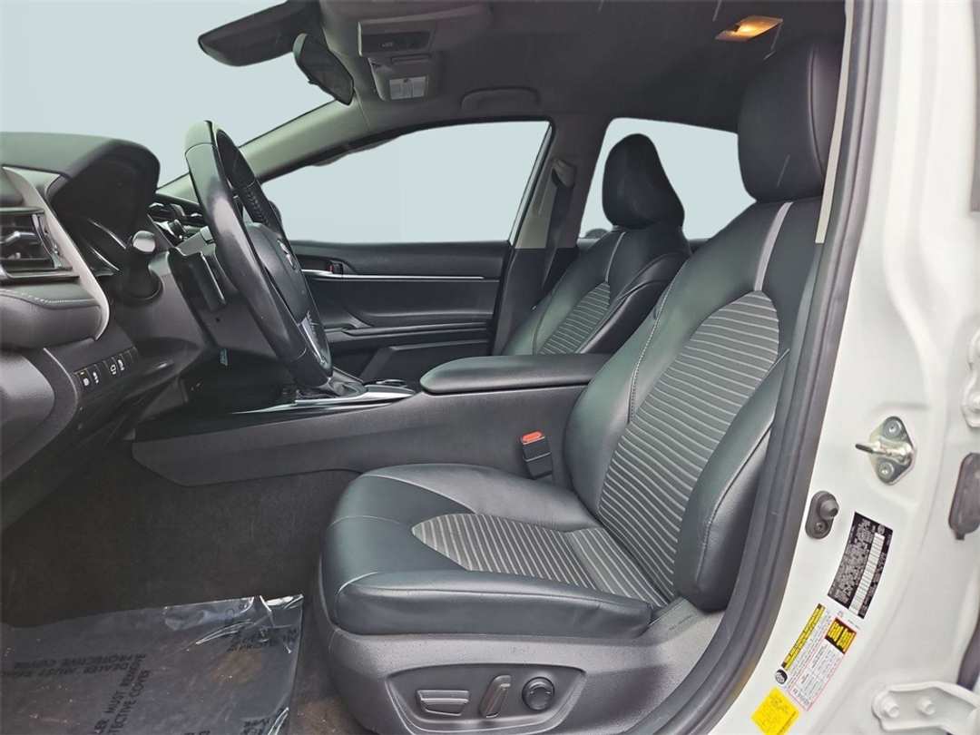 2020 Toyota Camry SE - Image 20