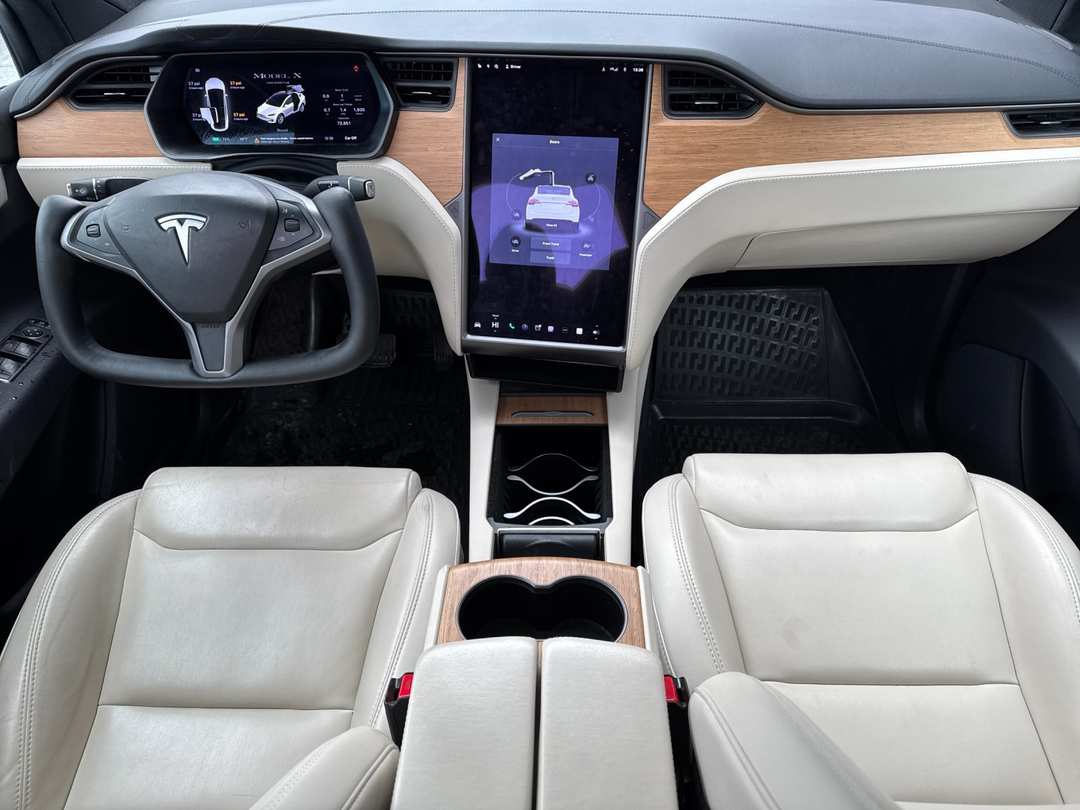 2020 Tesla Model X Long Range - Image 11