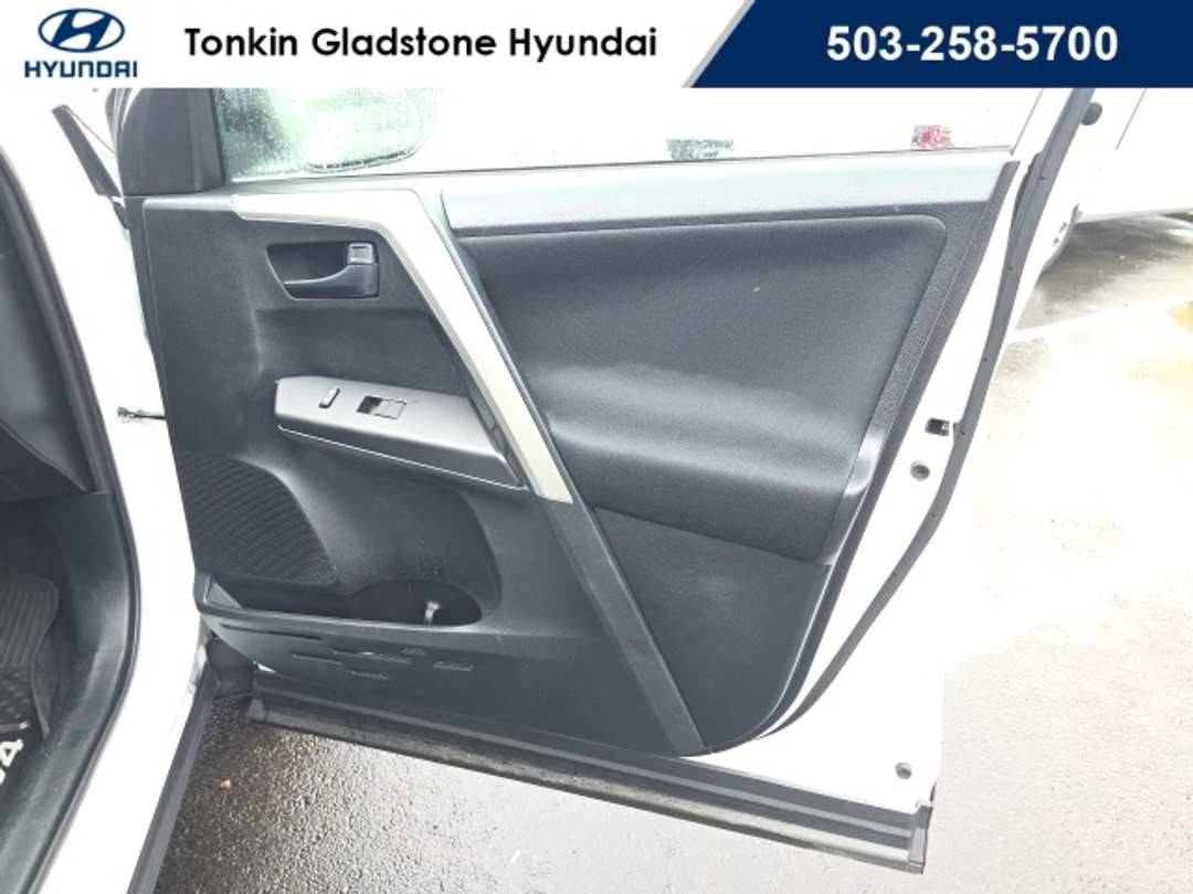 2017 Toyota Rav4 LE - Image 20