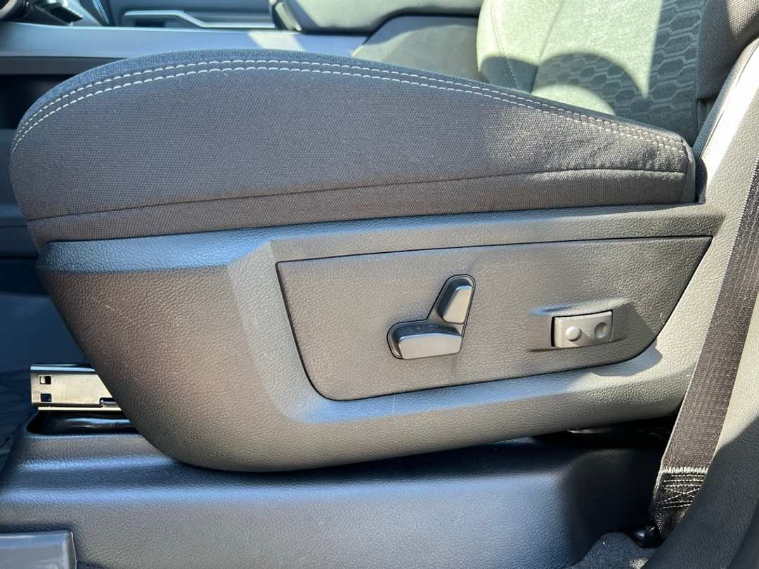 2026 Ram 3500 Big Horn - Image 12