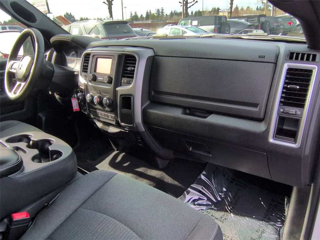2022 Ram 1500 Classic Warlock - Image 32