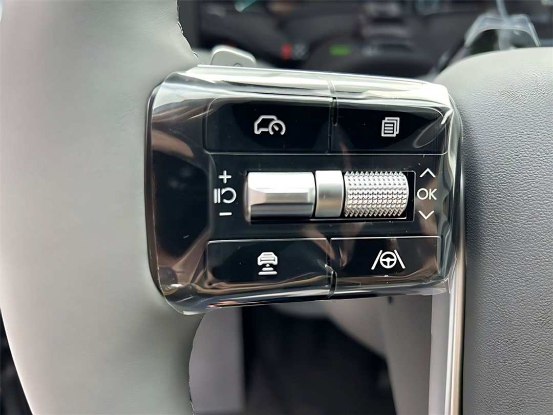 2026 Hyundai Ioniq 9 Performance Limited - Image 14