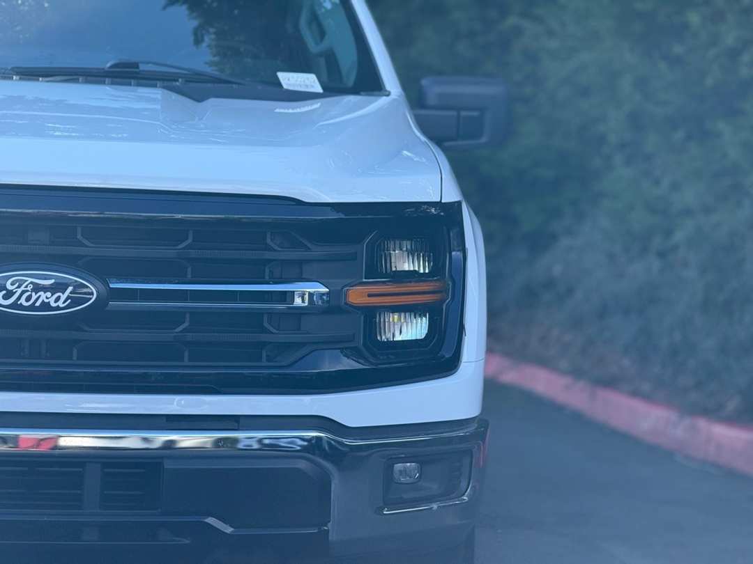 2025 Ford F-150 XLT - Image 4