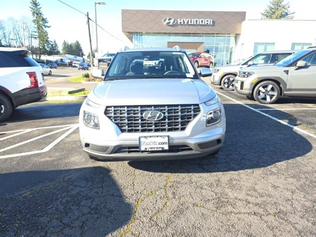 2025 Hyundai Venue SEL - Image 4