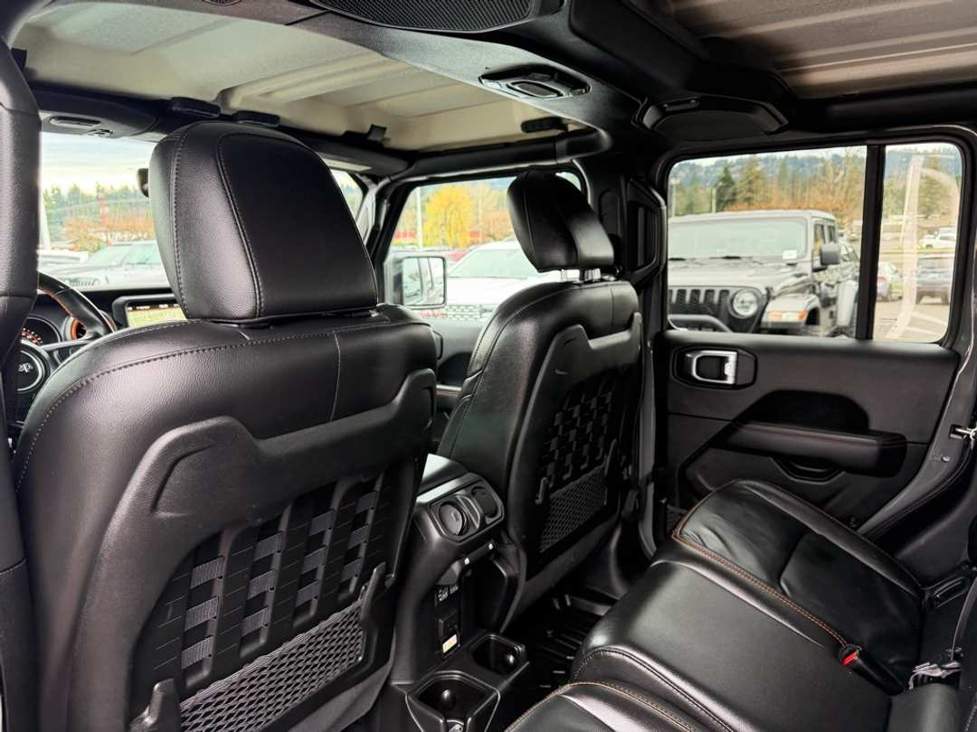 2023 Jeep Gladiator Mojave - Image 29