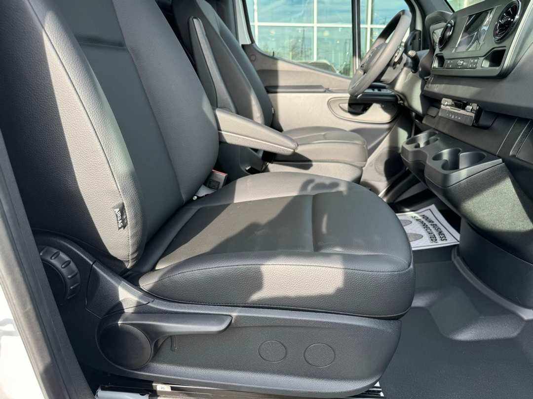 2024 Mercedes-Benz Sprinter 3500 Cargo 144 WB - Image 17