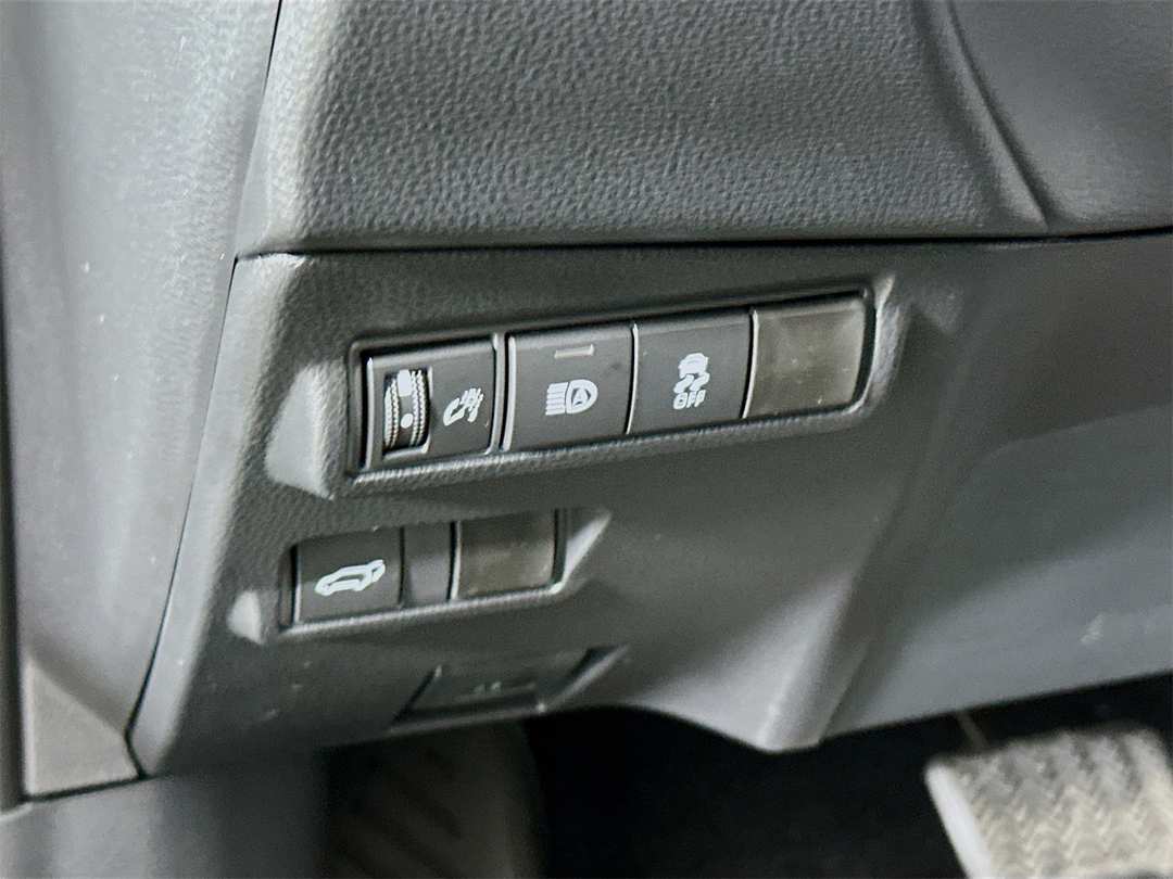 2026 Toyota Corolla Cross XLE - Image 10