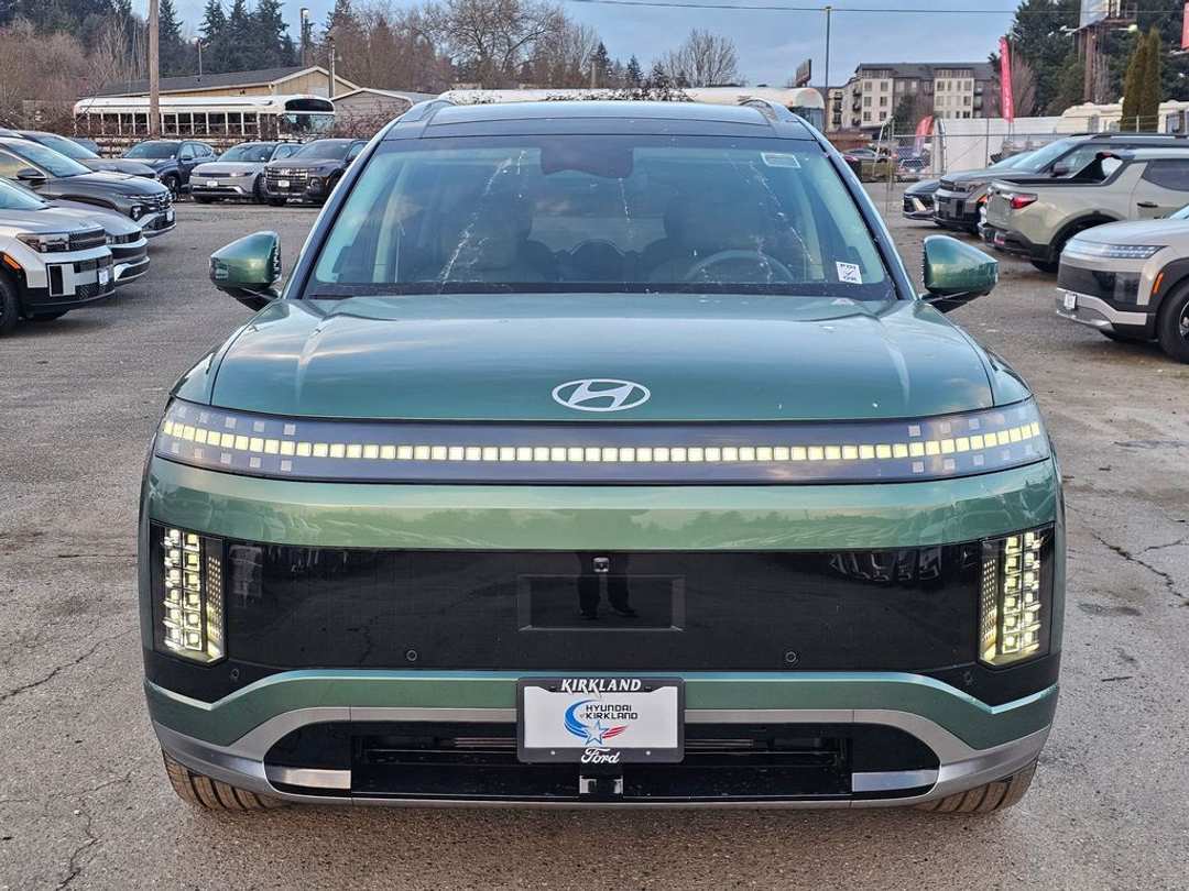 2026 Hyundai Ioniq 9 Performance Calligraphy - Image 2