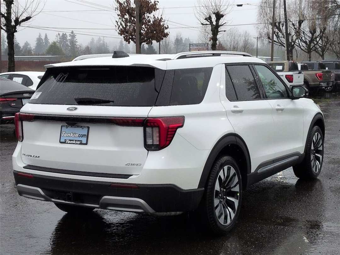 2026 Ford Explorer Platinum - Image 5