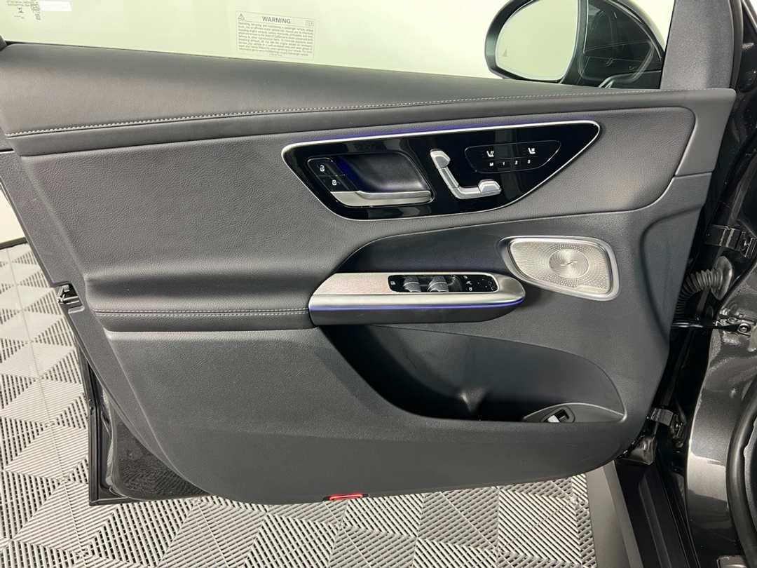 2025 Mercedes-Benz GLC GLC 300 - Image 12