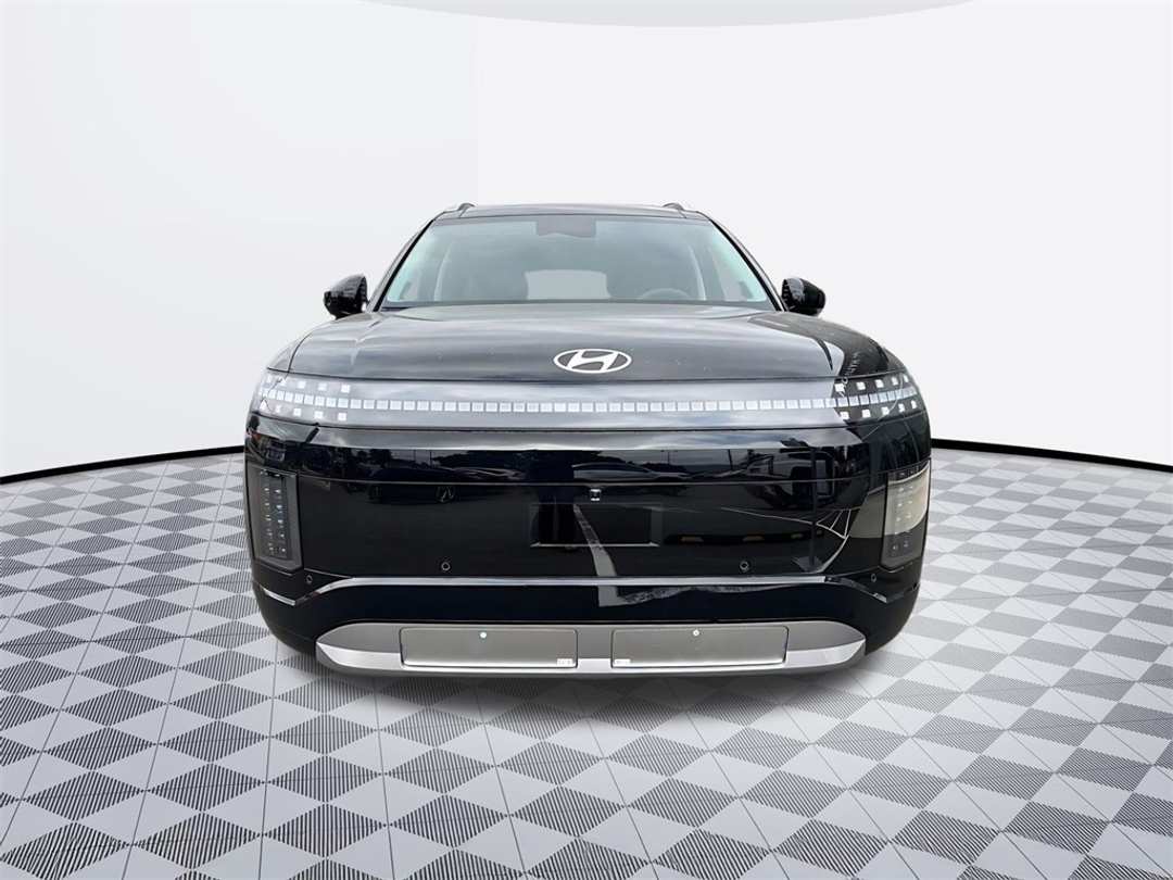 2026 Hyundai Ioniq 9 Performance Limited - Image 3