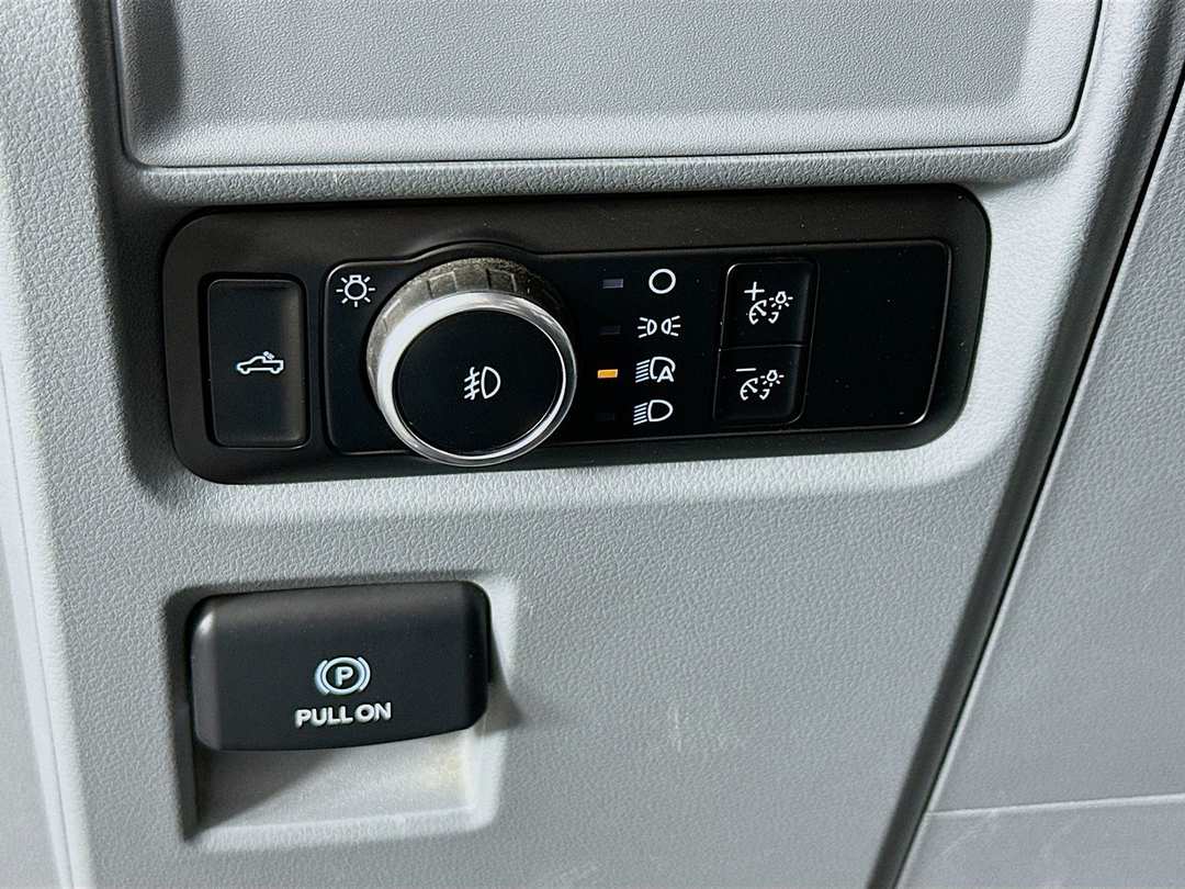 2024 Ford F-150 XLT - Image 11