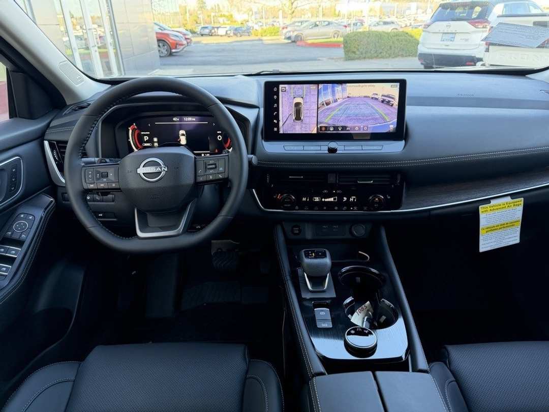 2026 Nissan Rogue Platinum - Image 36