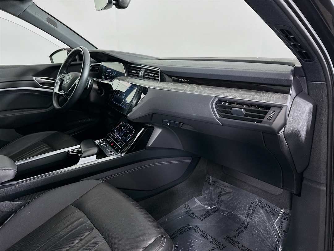 2022 Audi E-Tron Premium Plus - Image 31