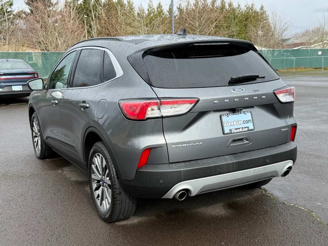 2022 Ford Escape Titanium - Image 6