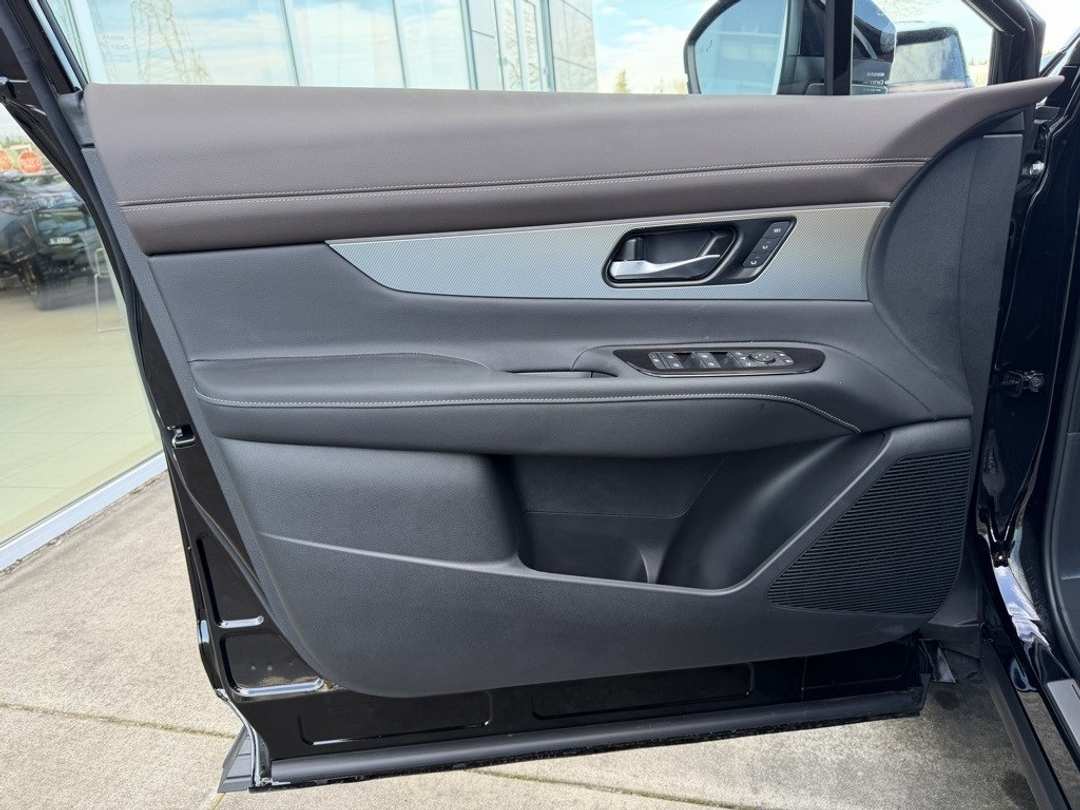 2026 Nissan Murano Platinum - Image 11