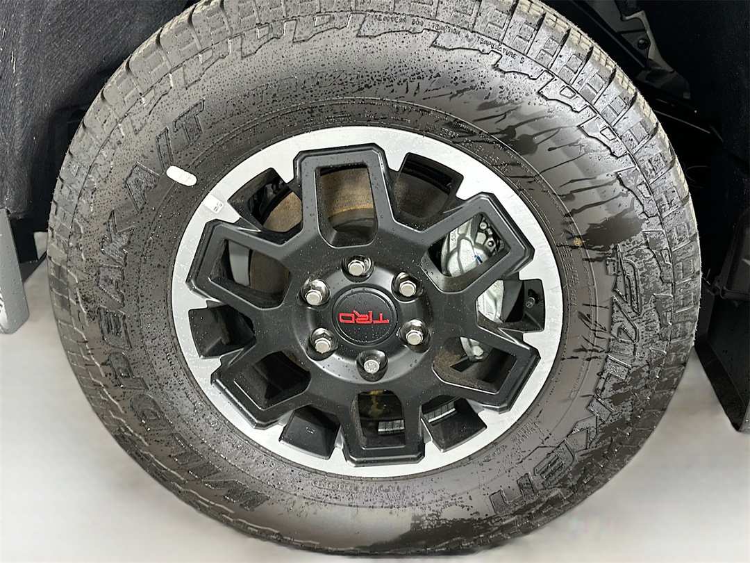 2025 Toyota Tacoma TRD Off Road - Image 32