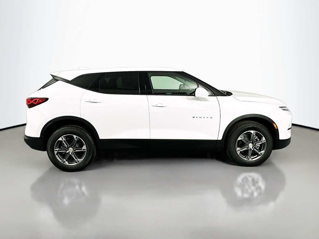 2025 Chevrolet Blazer LT - Image 9
