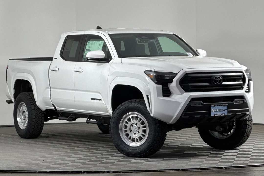 2025 Toyota Tacoma SR5 - Image 2