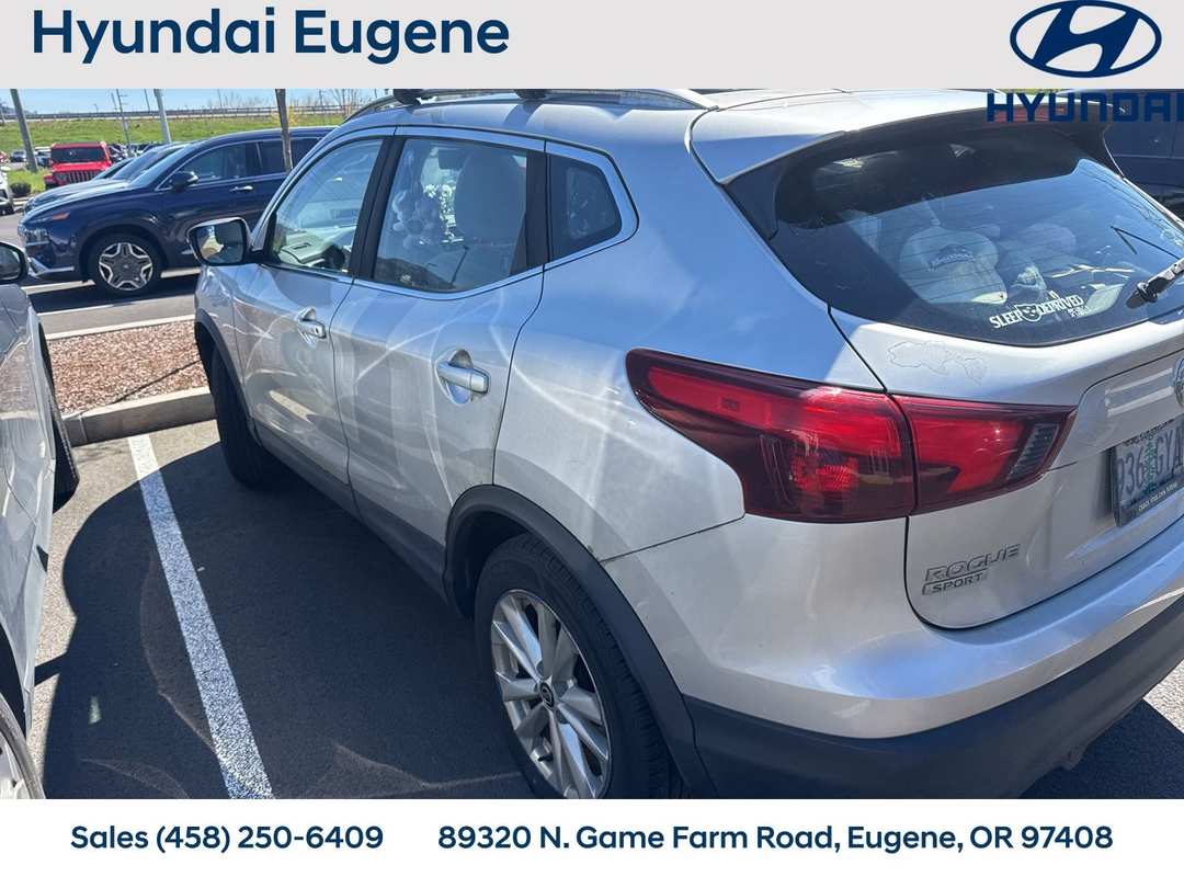 2019 Nissan Rogue Sport SV - Image 3