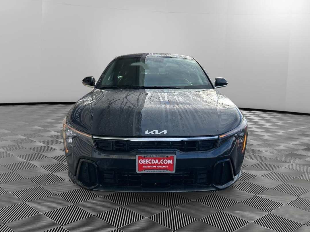 2025 Kia K4 GTLine - Image 2