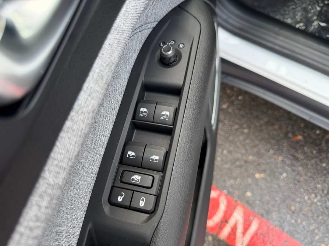 2026 Jeep Compass Latitude - Image 12