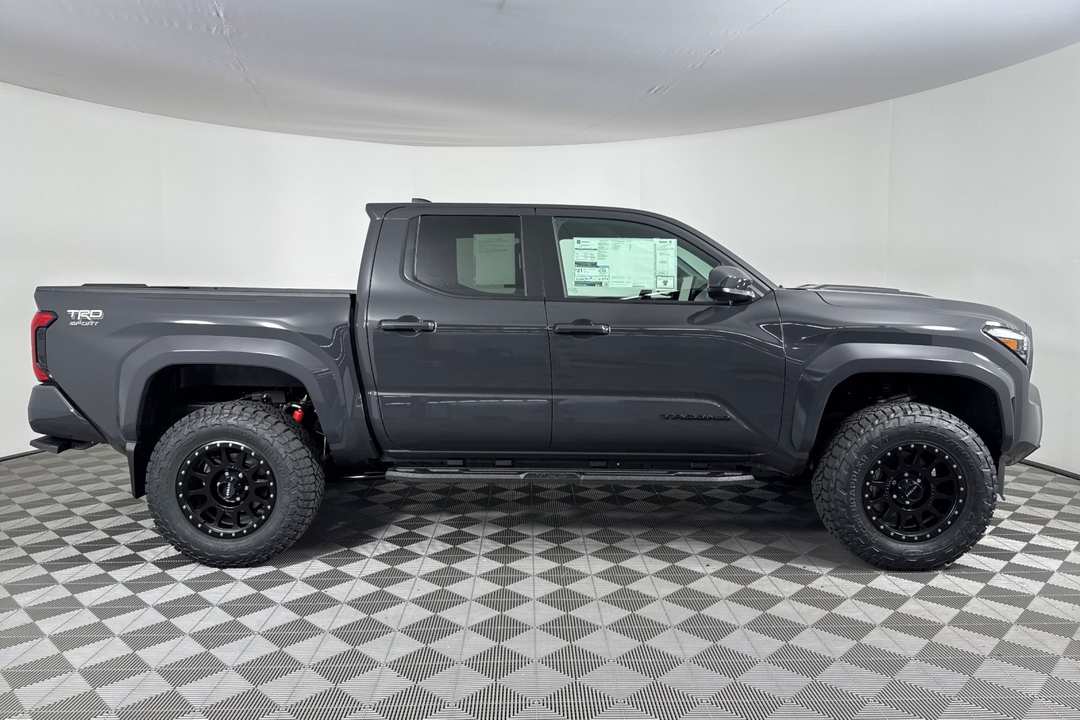 Toyota Tacoma - Image 2