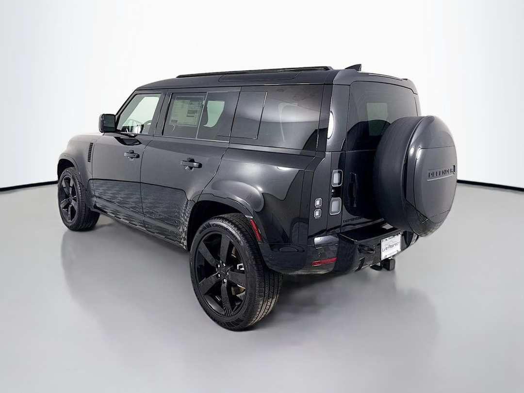 2026 Land Rover Defender 110 XDynamic SE - Image 3