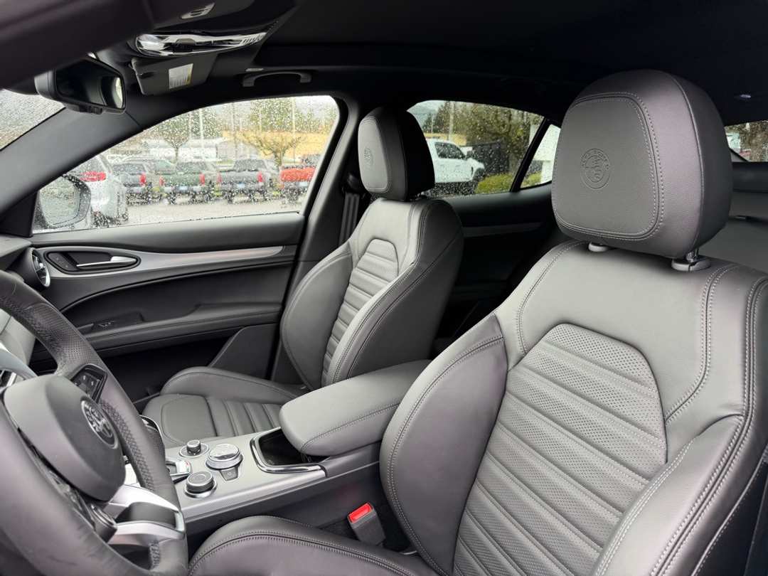 2026 Alfa Romeo Stelvio - Image 16