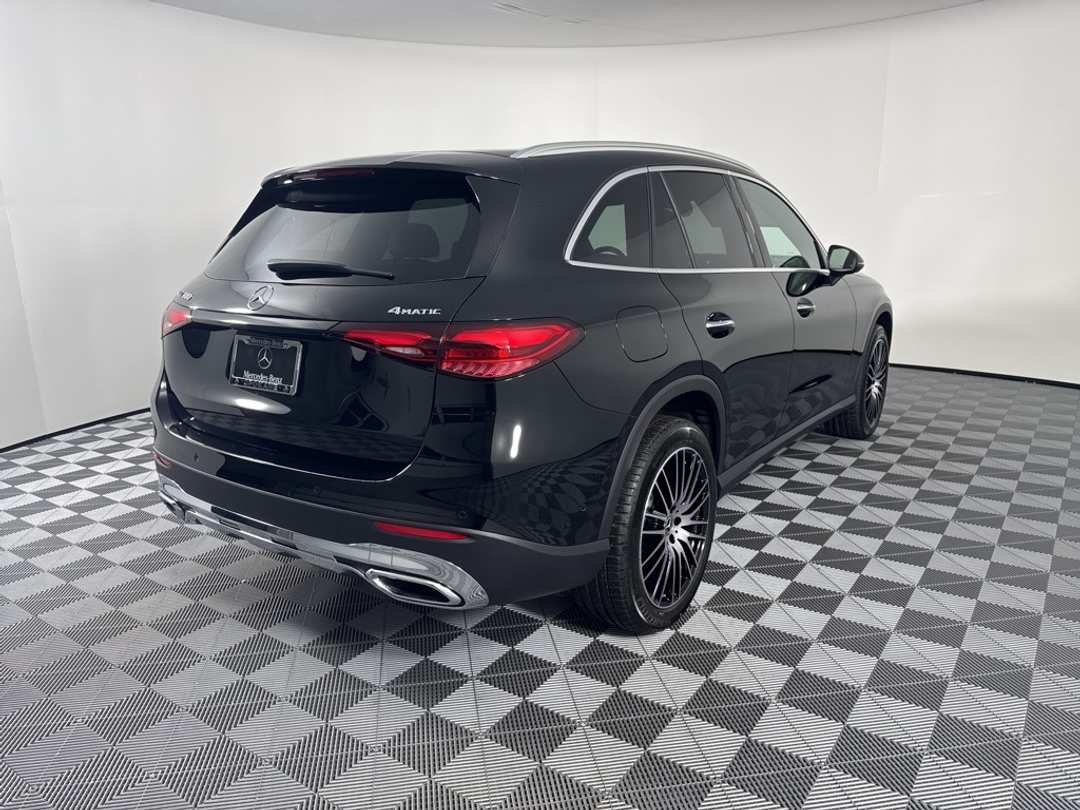 2026 Mercedes-Benz GLC GLC 300 - Image 6
