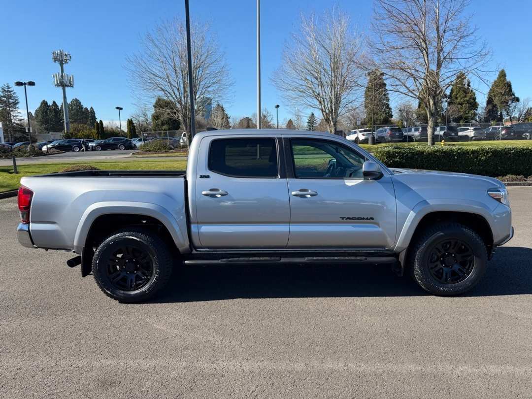 2021 Toyota Tacoma SR5 - Image 10