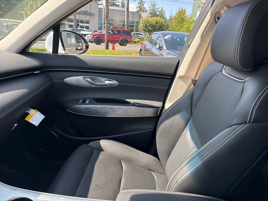 2026 Genesis Electrified Gv70 - Image 27