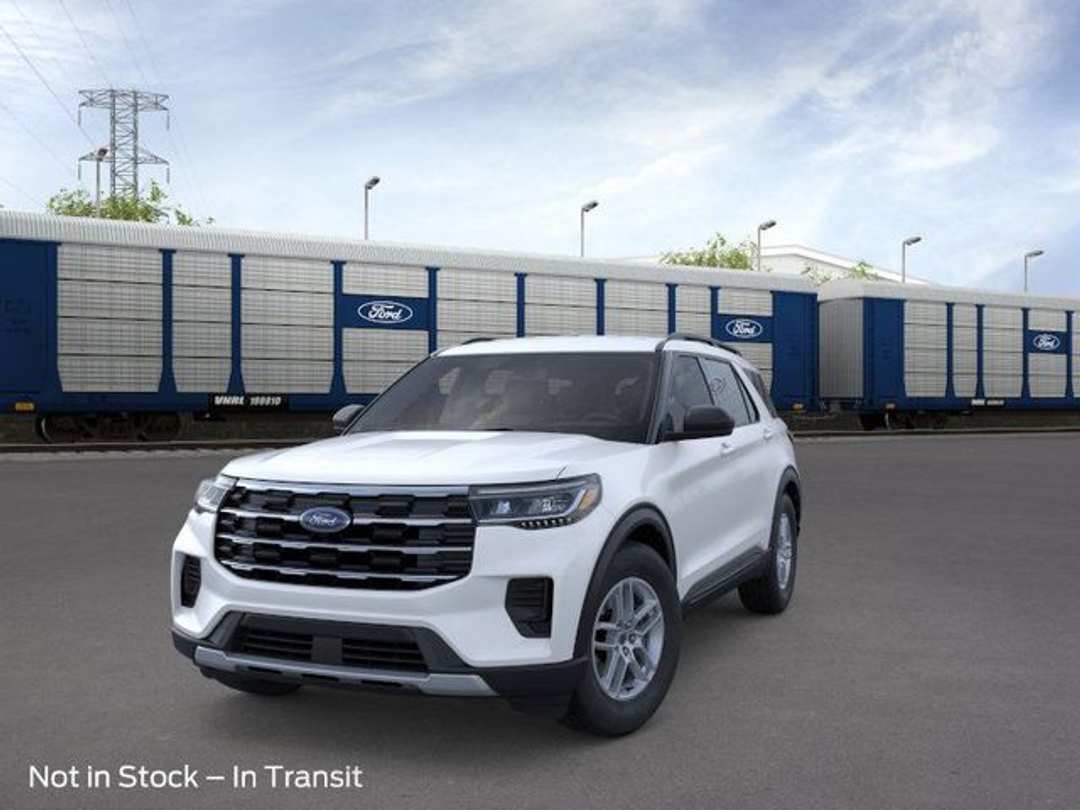 2026 Ford Explorer Active - Image 2
