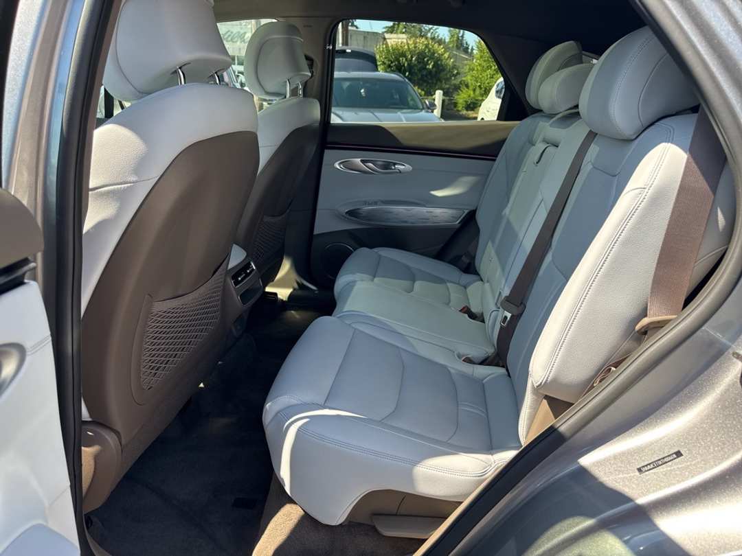 2026 Genesis Electrified Gv70 - Image 42