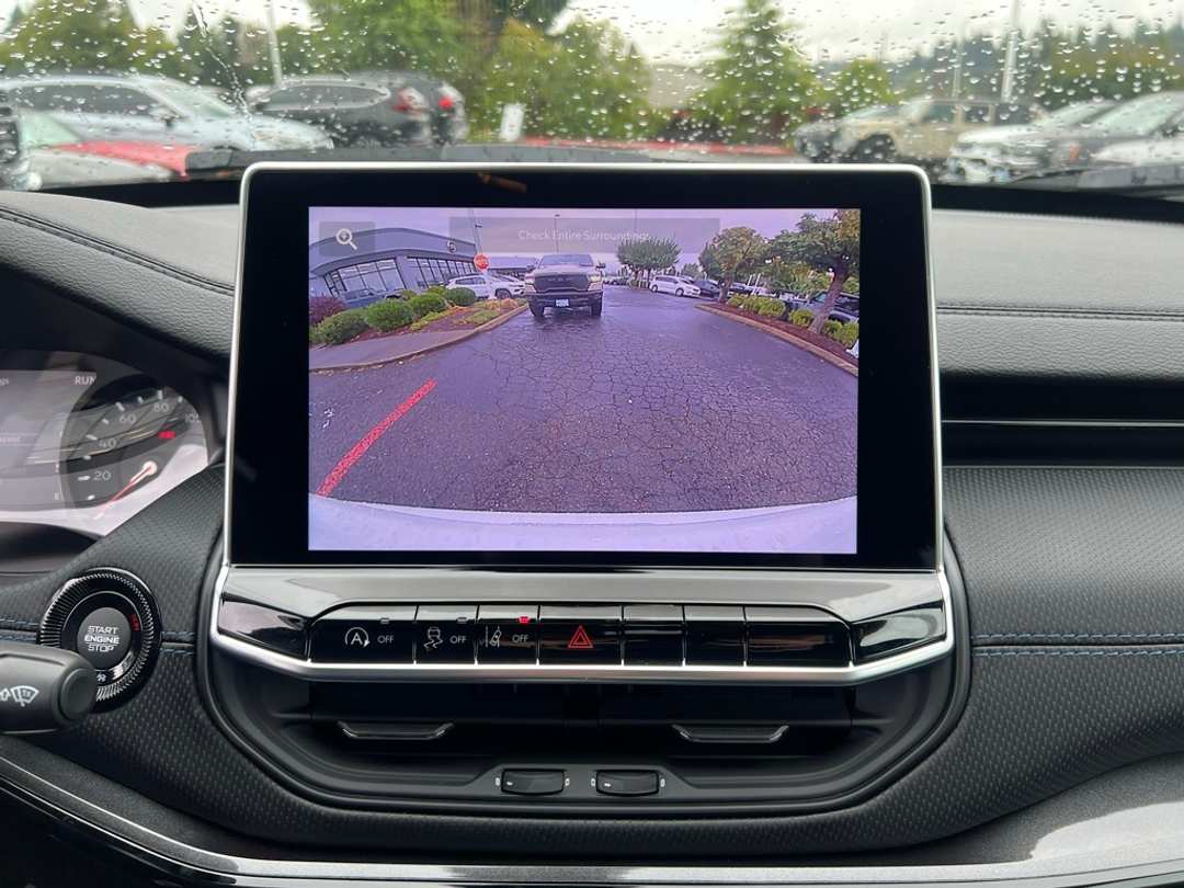 2026 Jeep Compass Latitude - Image 19