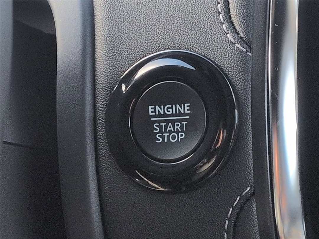 2025 Ford Expedition Platinum - Image 16