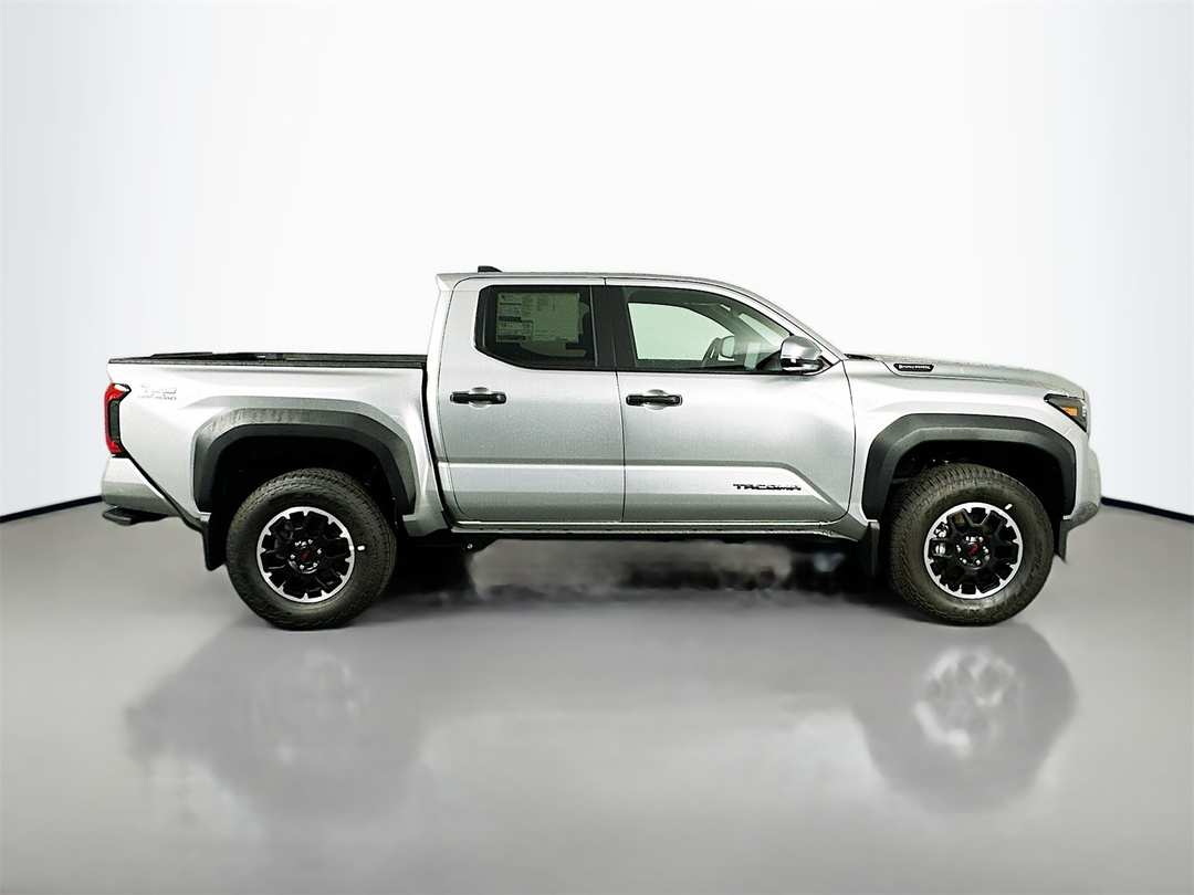 2025 Toyota Tacoma TRD Off Road - Image 8